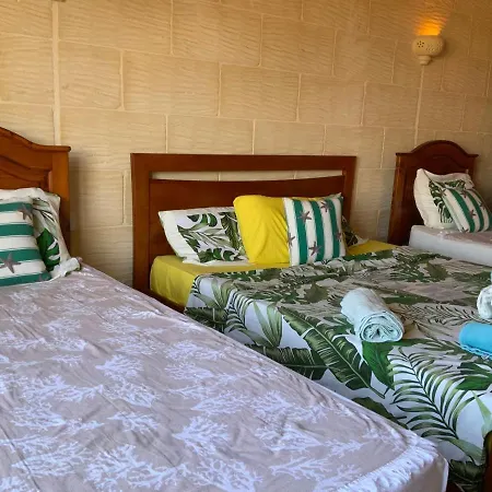 Tan Nanna Tropical With Spacious Pool Guest house Sannat
