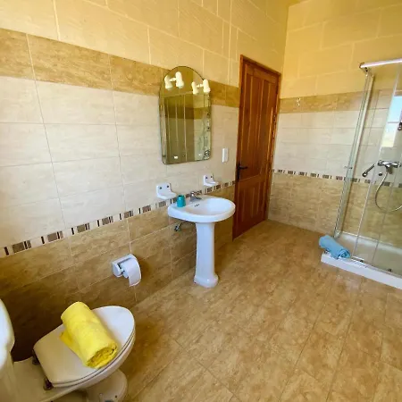 Tan Nanna Tropical With Spacious Pool Affittacamere Sannat