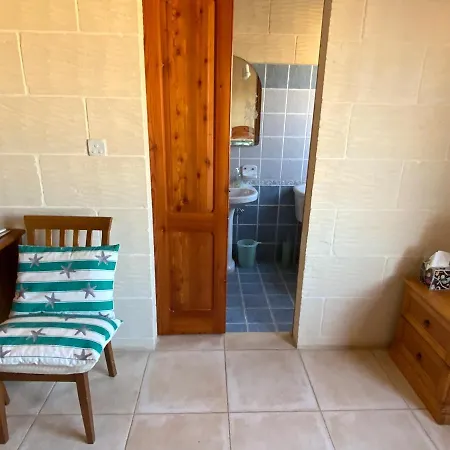 Tan Nanna Tropical With Spacious Pool Affittacamere Sannat