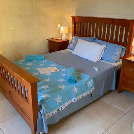 Tan Nanna Tropical With Spacious Pool Affittacamere Sannat
