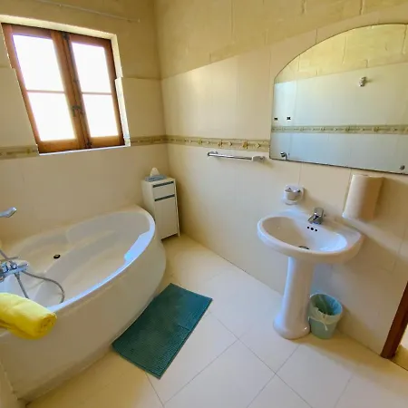 Affittacamere Tan Nanna Tropical With Spacious Pool Sannat