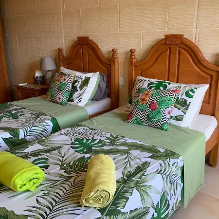 Tan Nanna Tropical With Spacious Pool Affittacamere *